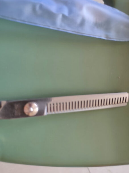 雷瓦理发美发剪刀 RD-300牙剪的长度是多少？