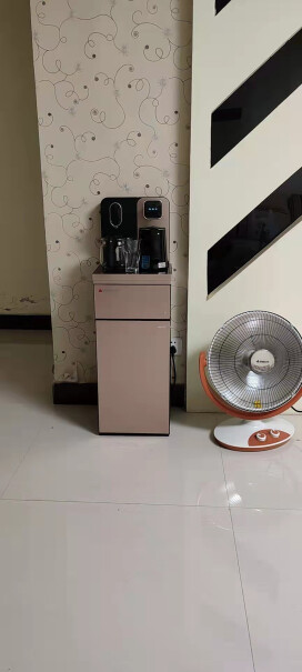 志高茶吧机家用多功能智能遥控温热型立式饮水机那个吸水软管有味道么？