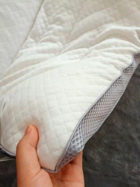 颈椎枕犀牛爵仕枕头软管枕可调节高度颈椎舒睡枕头使用感受,这样选不盲目？