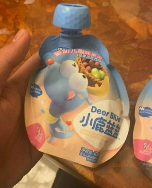小鹿蓝蓝趣味婴幼儿果泥x6袋含糖吗？