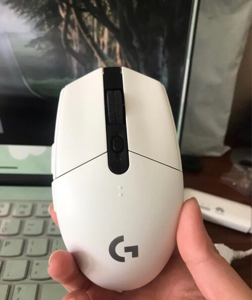 罗技G304LIGHTSPEED无线鼠标白色耐脏吗？