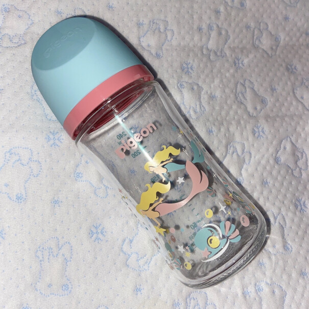 贝亲Pigeon宽口径玻璃奶瓶奶嘴套装婴儿奶瓶240ml+自然实感婴儿奶嘴L码+LL码各位亲，这玻璃奶瓶容易打碎吗？安全性如何？谢谢！