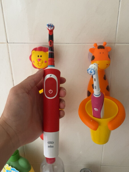 欧乐B电动牙刷成人小圆头牙刷情侣礼物3D声波旋转摆动充电式电池是锂电池吗？
