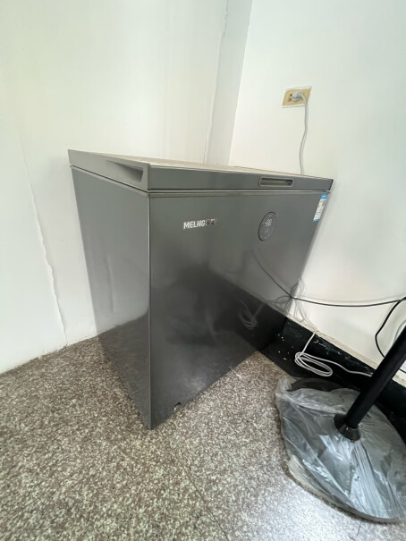 美菱100升顶开门BC/BD-100DT小冷柜冰柜盖能承重吗，比如切个肉啥的？