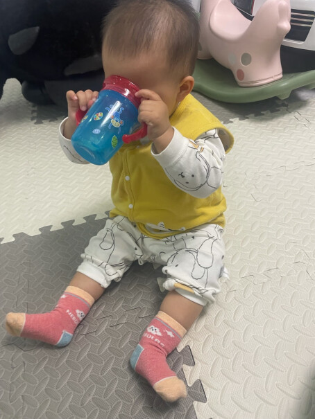 努比儿童水杯学饮杯新生宝宝婴儿带盖防漏水杯现在8个月，不喜欢鸭嘴杯，这个可以用吗？