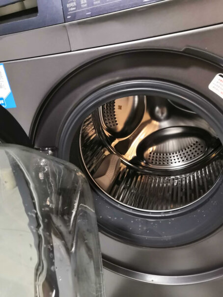 海尔EG100-MATE3S衣服洗完之后你们打开洗衣机衣服烫吗？