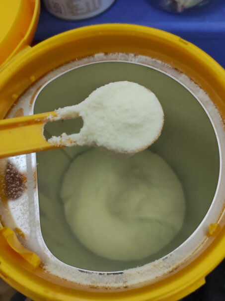 伊利金领冠 珍护系列 幼儿配方奶粉 3段900g*6有没有喝这个奶粉 上火的？
