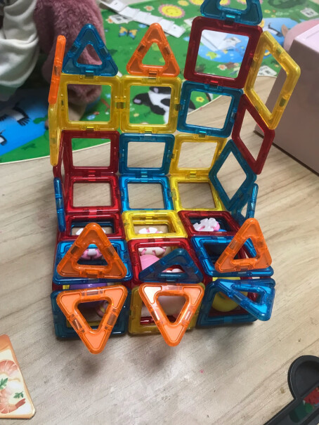 奥迪双钻磁力片200件套玩具DL391201有多少个三角形磁力片啊？