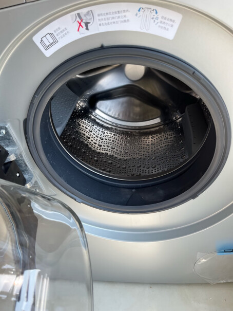 西门子XQG100-WG52A108AW灰色跟黑色款有什么区别？这个有自动投放洗衣液功能吗？