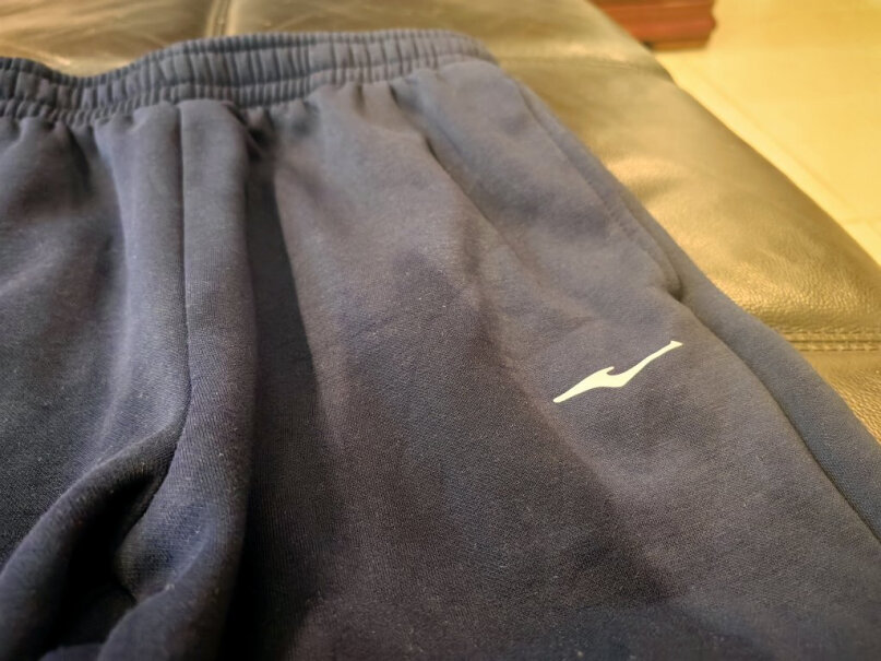 鸿星尔克男童运动裤款式正黑-摇粒绒值得买吗？用户反馈评测结果！