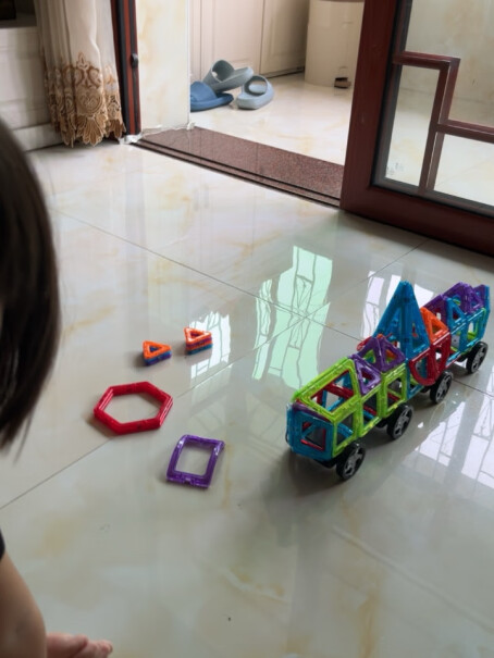 奥迪双钻彩窗磁力片60件儿童玩具应该注意哪些方面细节？测评结果让你出乎意料！