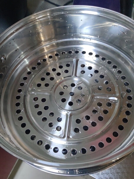 苏泊尔SUPOR双层复底26cm蒸锅汤锅蒸笼SZ26B5这个开锅以后会噗噗的喷水么？