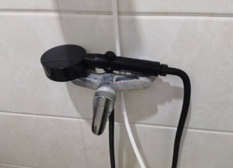 贝乐DS10632加压手持花洒头淋浴两件套管多长？