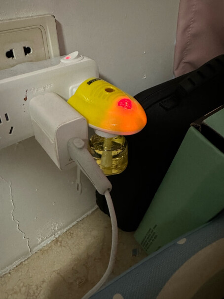 黑旋风电蚊香液插电式加热器补充装为什么插上电源，那个灯不亮？