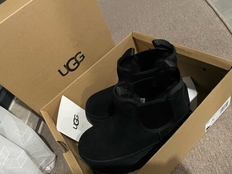 UGG秋季女士切尔西短靴黑色38购买前需要注意什么？用户评测真实曝光？