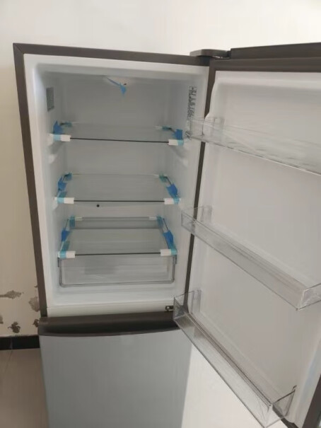 统帅BCD-180LLC2E0C9冰箱使用的时候声音大吗？发烫吗？