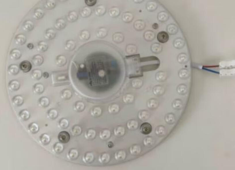 雷士LED吸顶灯芯改造灯板圆形模组灯条24W是磁吸式吗？