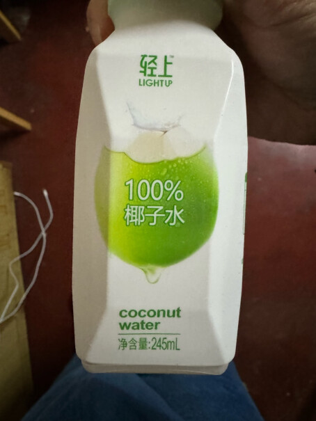 轻上100%椰子水泰国进口果汁整箱装适合入手吗？小白买前必看！
