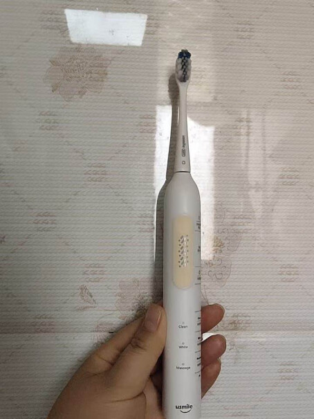usmileP10手柄上的牙膏啧能水洗吗？