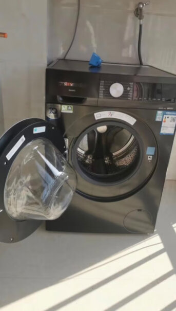 西门子XQG100-WG52A108AW问下大家，新的洗衣机收到，滚筒中有水不？咨询说是试机？