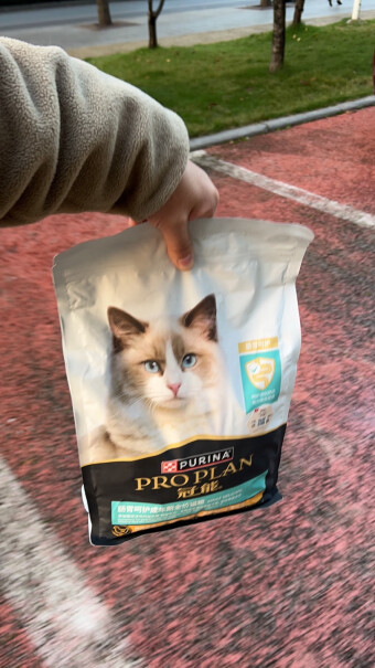 冠能室内成猫猫粮7kg，减少毛球提高免疫这个粮是为了吃后吐毛吗？