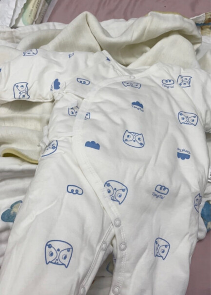 童泰秋冬新生儿夹棉连体衣应该注意哪些方面细节？良心评测点评分享？