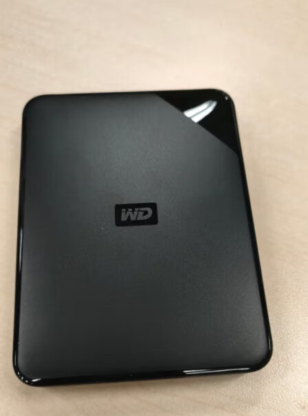西部数据WDBEPK0010BBK可以直接插着硬盘看里面视频吗？