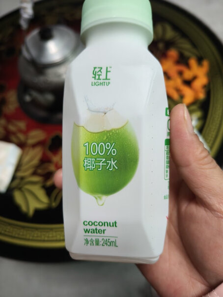 轻上100%椰子水泰国进口果汁整箱装用户体验如何？三分钟了解评测？