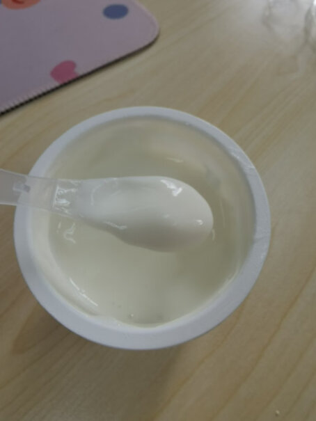 伊利畅轻低温酸奶燕麦黄桃风味发酵乳 250g*4这款有糖吗，我有糖尿病能喝吗？望速告知。谢谢！糖尿病人能喝吗？