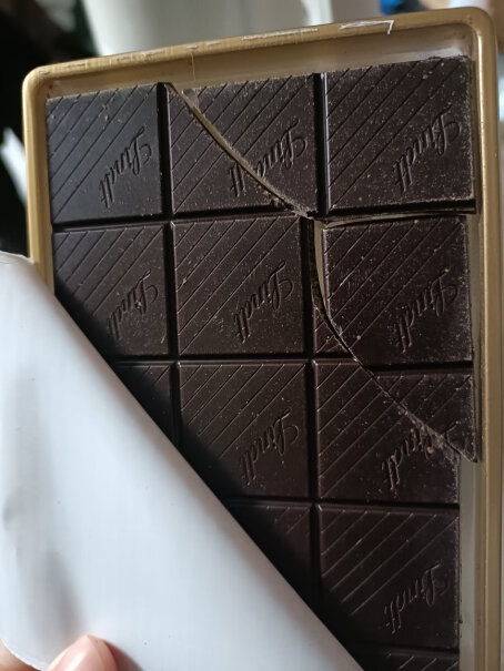 瑞士莲 Lindt 85%可可黑巧克力100g哪款值得入手？老司机揭秘评测如何？