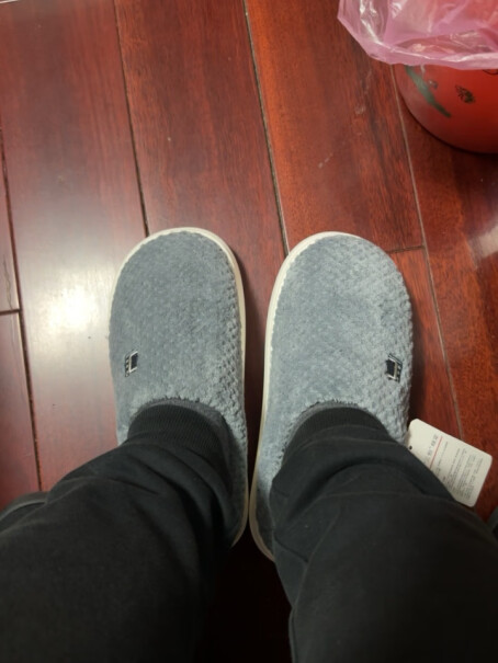 京东京造家居棉拖鞋深灰色44-45室外可以穿么？