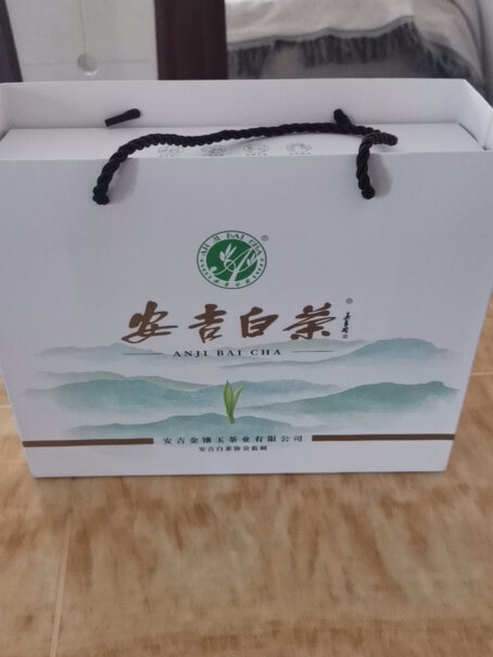 福茗源安吉白茶 明前新茶礼盒250g这款安吉白茶汤色怎么样？