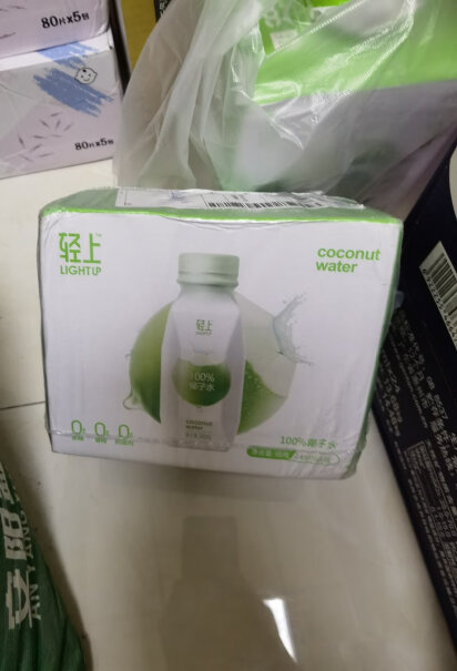 轻上100%椰子水泰国进口果汁整箱装评测好不好用？良心评测点评分享？