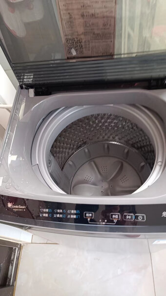 小天鹅TB100V23H-1洗衣机带清洗功能吗？