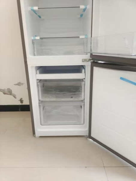 统帅BCD-180LLC2E0C9冰箱使用的时候声音大吗？发烫吗？