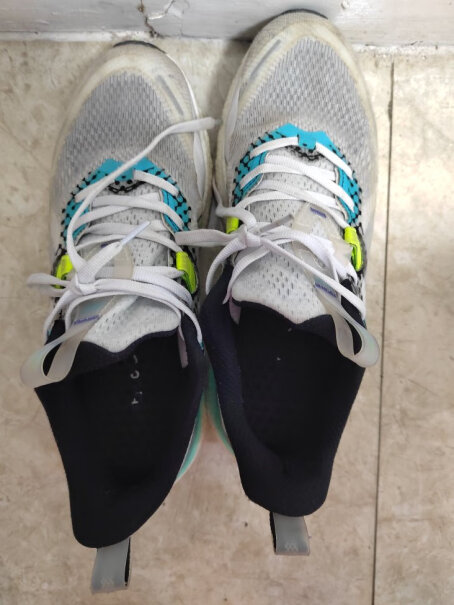 特步男鞋「动力巢」白黑款 42日常跑步3-5km可以吗？