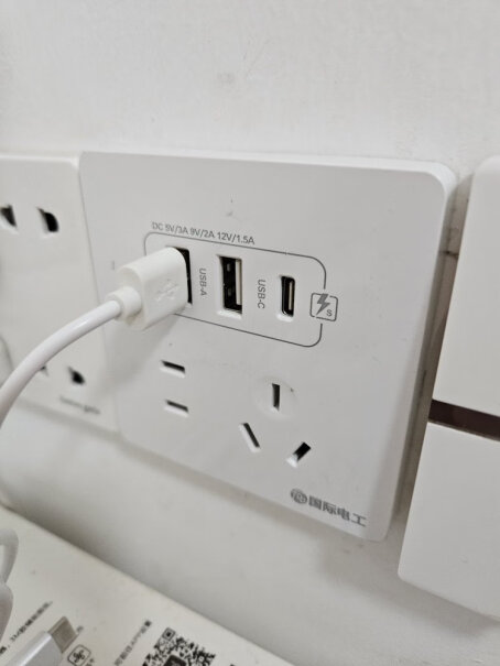 国际电工双USB插座面板20W快充墙壁用户口碑怎么样？图文解说评测？