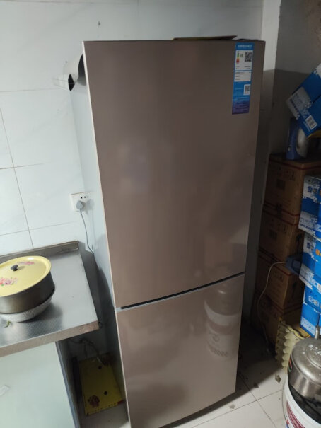 美的BCD-185WM(E)摩卡金这个电冰箱可以换开门方向吗？
