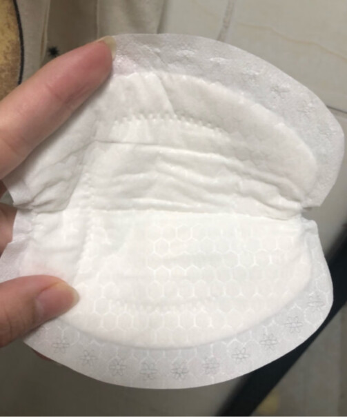 新贝防溢乳垫3D贴合透气 隔奶垫 100片装实用性高，购买推荐吗？深度剖析功能特点！