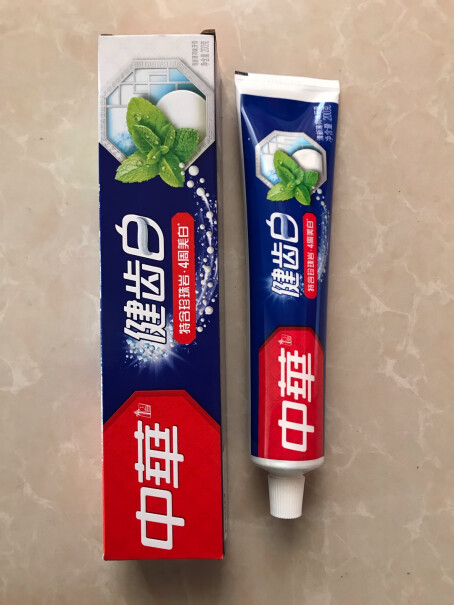 中华健齿白牙膏200gx3新老包装点评怎么样？功能评测介绍一网打尽！