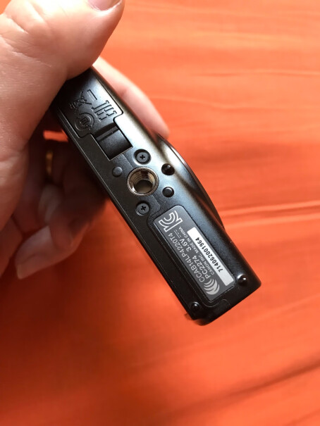 佳能IXUS 285 HS 相机这种卡片机效果，和目前旗舰手机拍照比，会明显好很多吗？