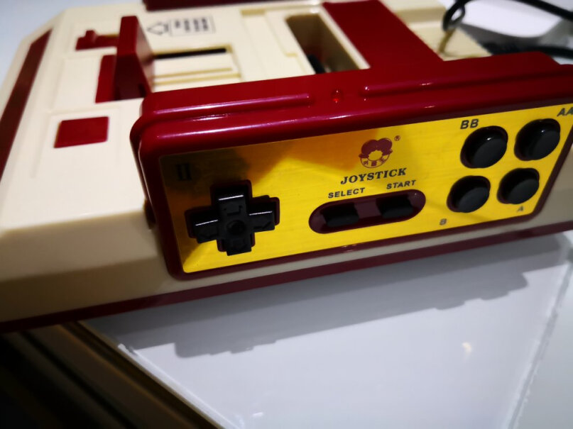 小霸王D99增强版游戏机家用高清4K电视插卡式8位FC红白机可以插卡吗？