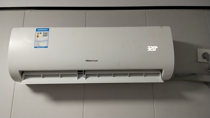 海信KFR-35GW/E370-X1空调室外机漏水应该从塑料管里流出来吗？