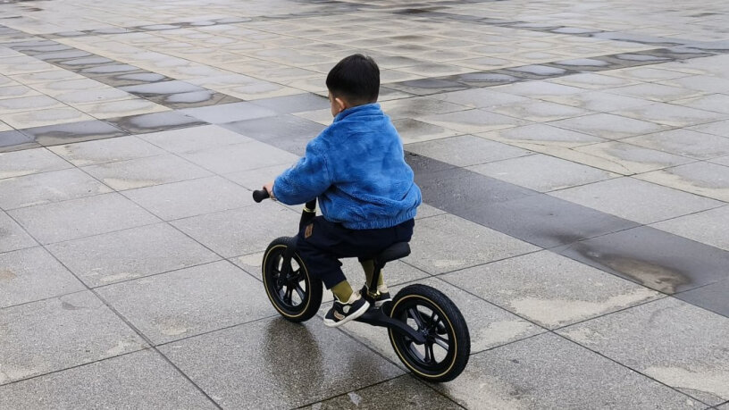 京东京造平衡儿童滑步车男女宝宝推荐哪种好用？全方位评测分享！