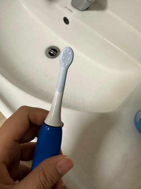 飞利浦HX2432/01蓝色你们的刷了嘴巴发麻吗？我买的这个嘴巴麻的受不了。承受不住的麻。？