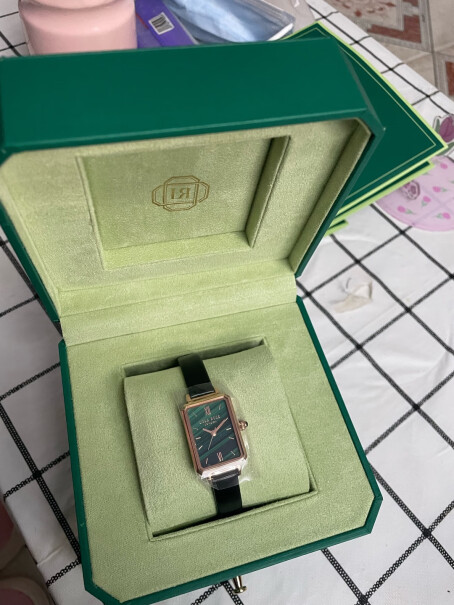 LOLA ROSE手表新小绿表钢带套装星运礼盒应该注意哪些方面细节？评测不看后悔！