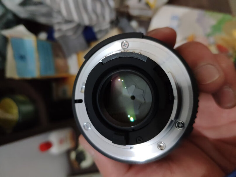 尼康 AF 35mm f/2D 广角镜头全开锐度怎么样？