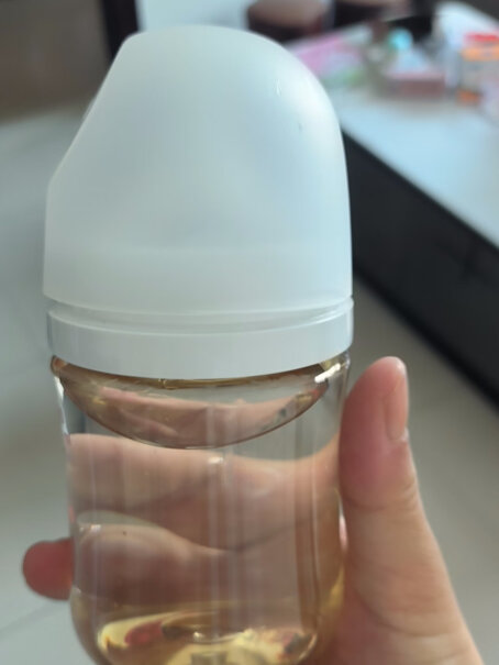 贝亲婴儿新生儿奶瓶 PPSU奶瓶第3代 240ml我收到的M码奶嘴是烂的，你们的有这种情况吗？