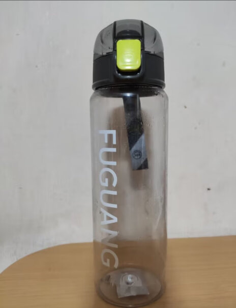 富光塑料杯 艾扬黑色 850ml杯子能装热水吗？