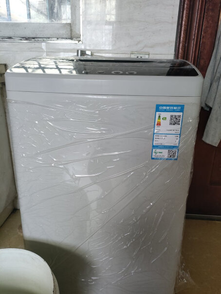 TCL XQB70-36SP大家好，这个洗衣机是不是很小，能洗得动两件冬天棉服吗？谢谢回答？